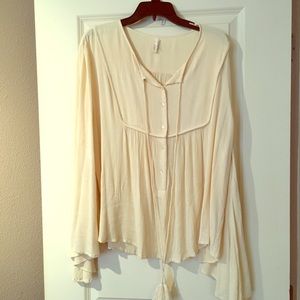 Boho style cream top. Size M. EUC